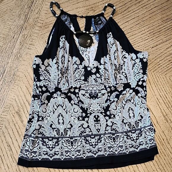 Black and white summer v neck top size M - Picture 8 of 8